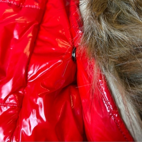 ZIAI Wet Look Red Puffer Hooded Jacket w/ Detachable Faux Fur Trim - Picture 9 of 16